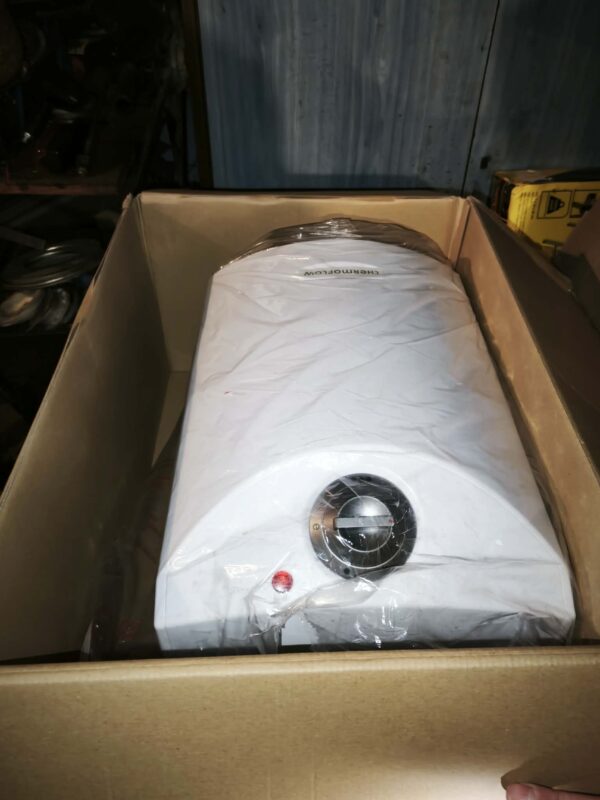 Thermoflow UT10 – Kompaktowy Bojler 10L do Małych Przestrzeni