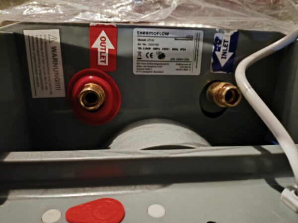 Thermoflow UT10 – Kompaktowy Bojler 10L do Małych Przestrzeni